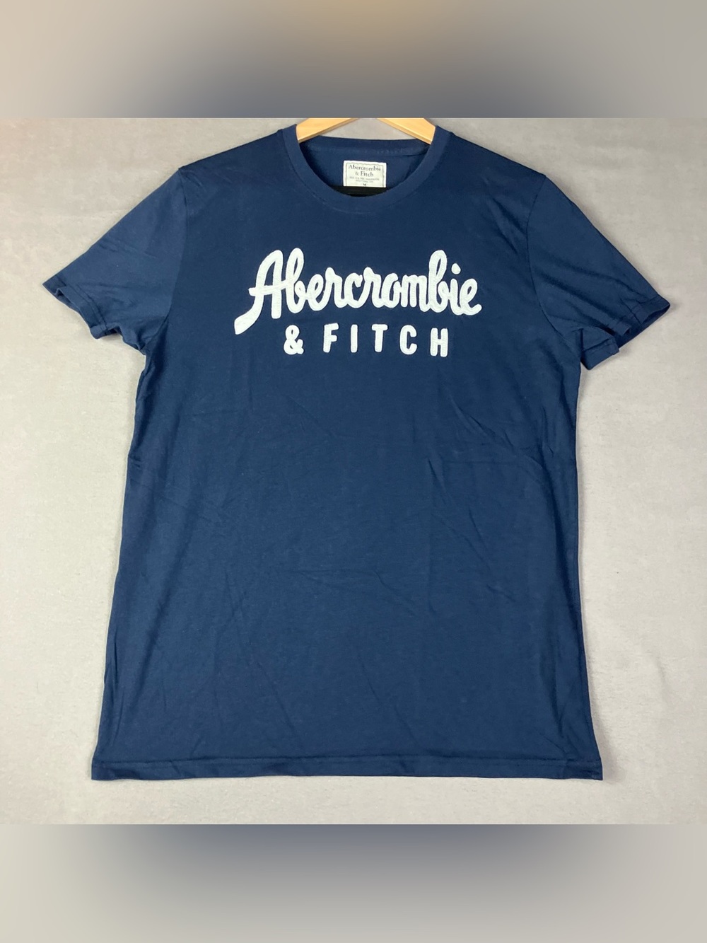 Abercrombie & Fitch Men’s Size M Short Sleeve T Shirt Navy Blue White Logo